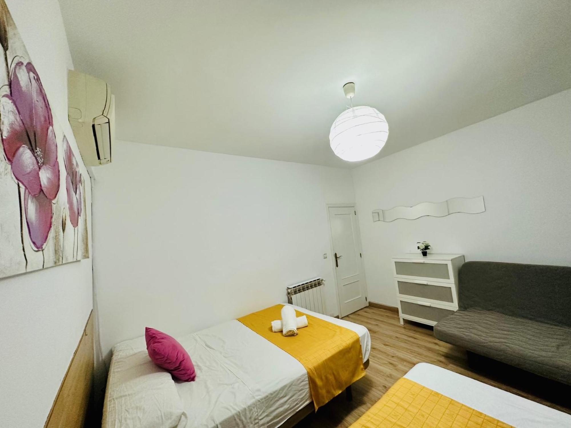 Punta Me Rooms In Madrid Downtown Exteriör bild